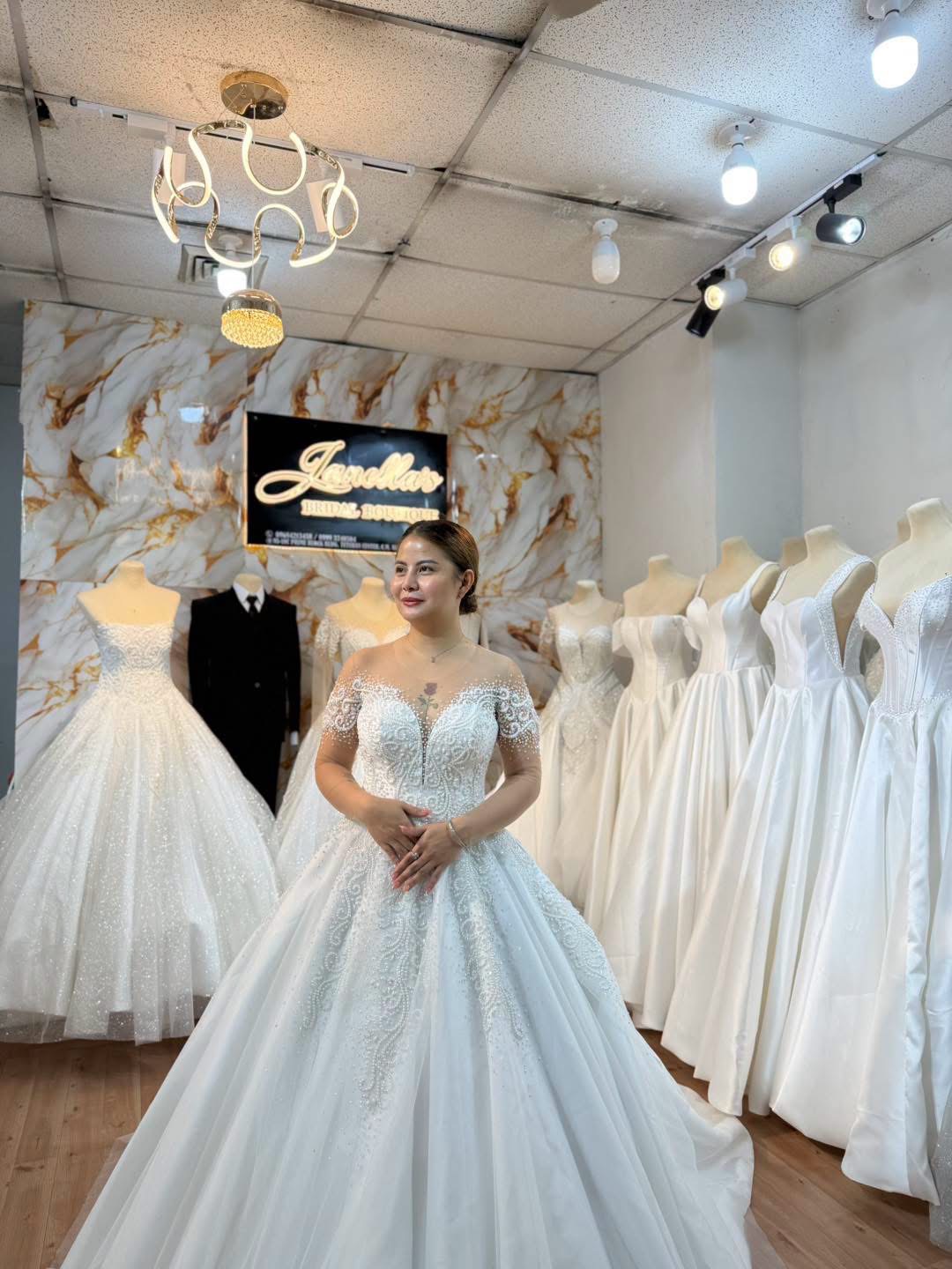 Megan — Bridal Gown, size MEDIUM-XL