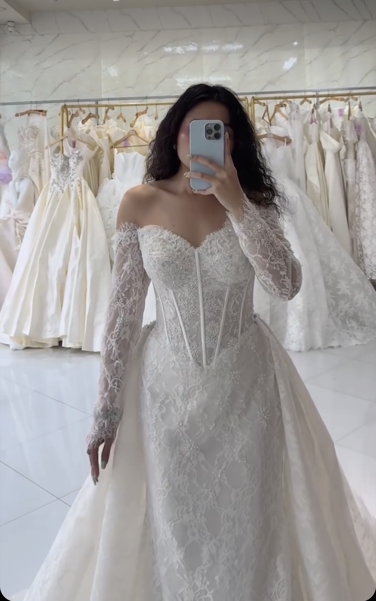 Xia Two way — Bridal Gown, size Large