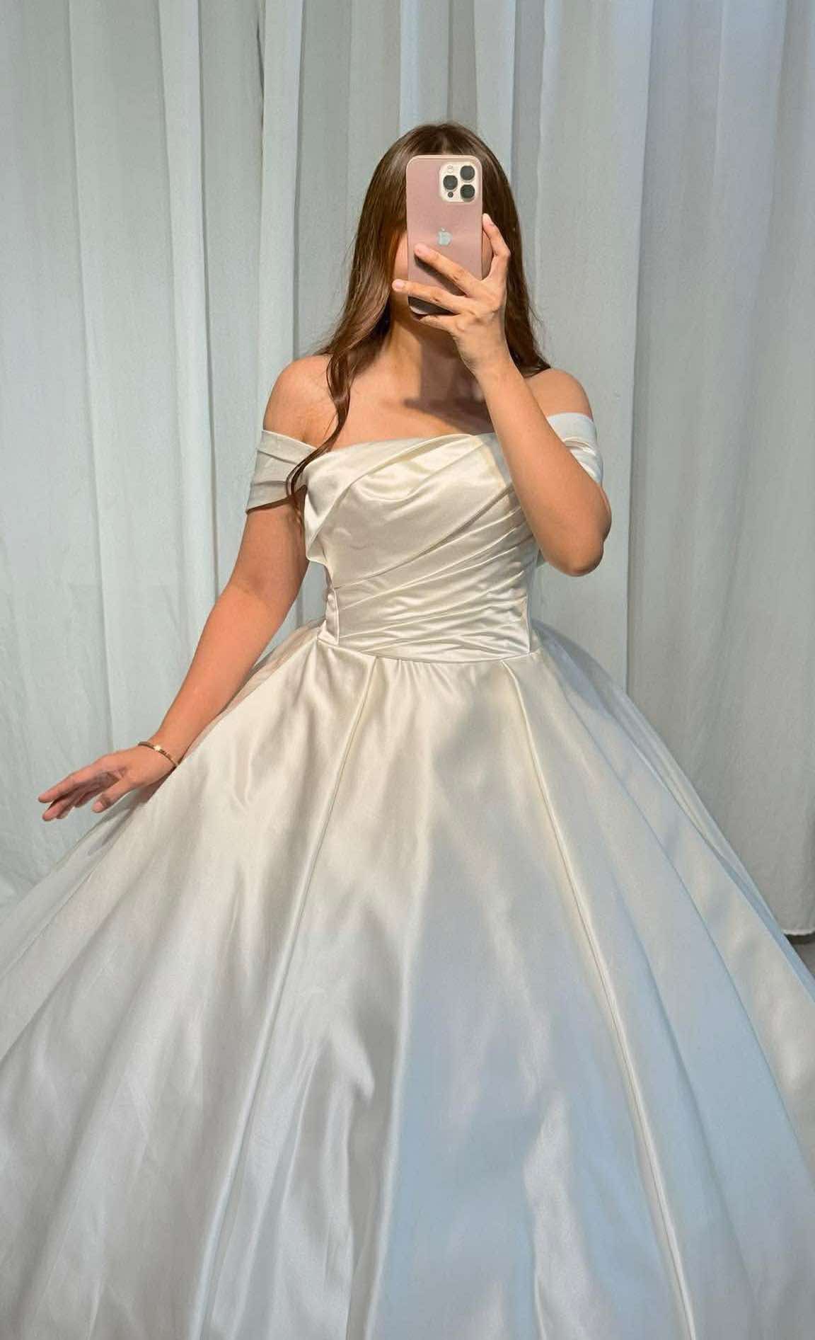 Minimalist Loisa — Bridal Gown, size S-M